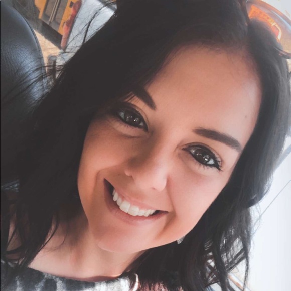 Meet your Posher, Tonnea - Picture 1 of 1